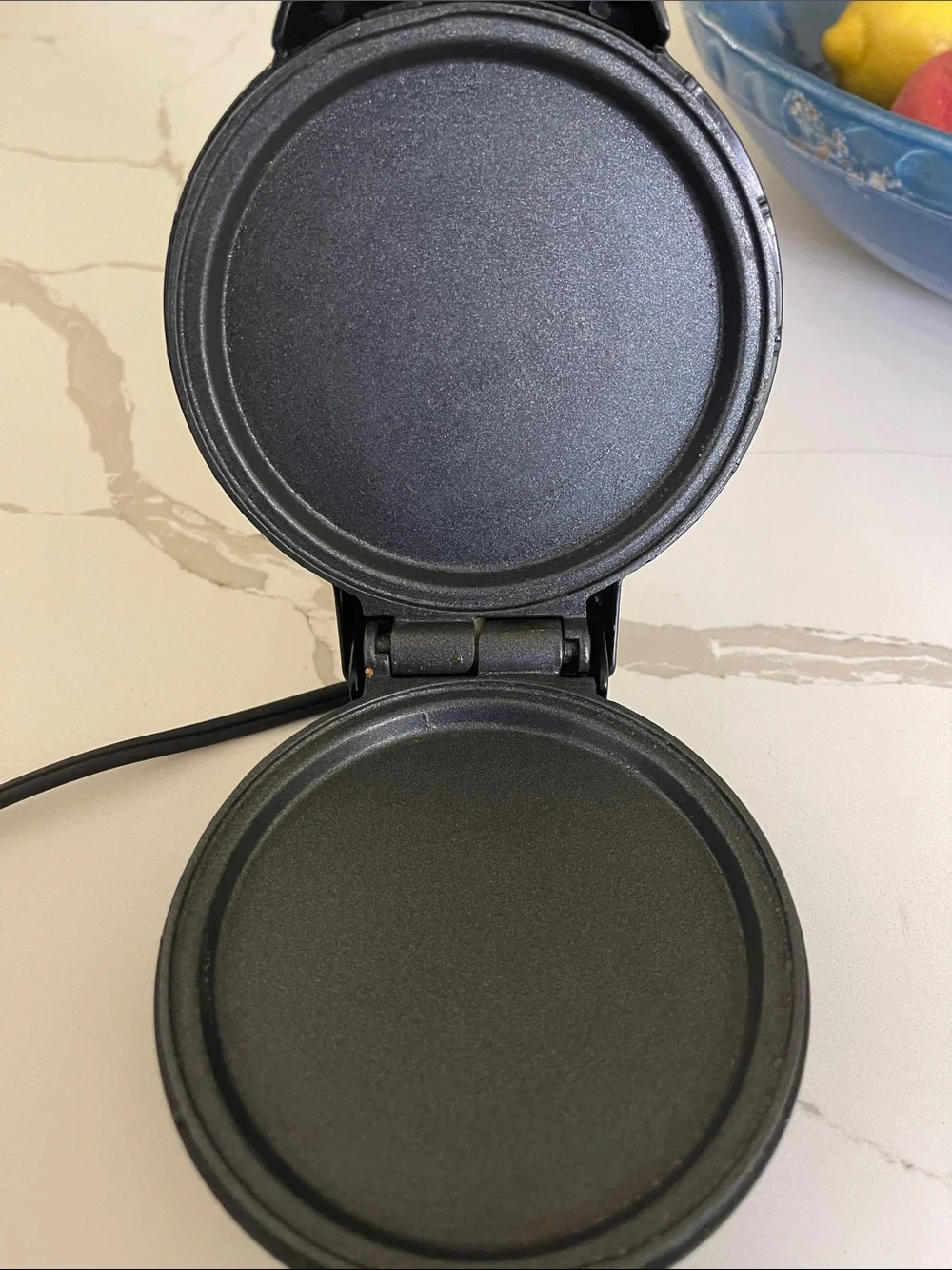 Ash Black Mini Waffle Maker – Compact Kitchen Tool